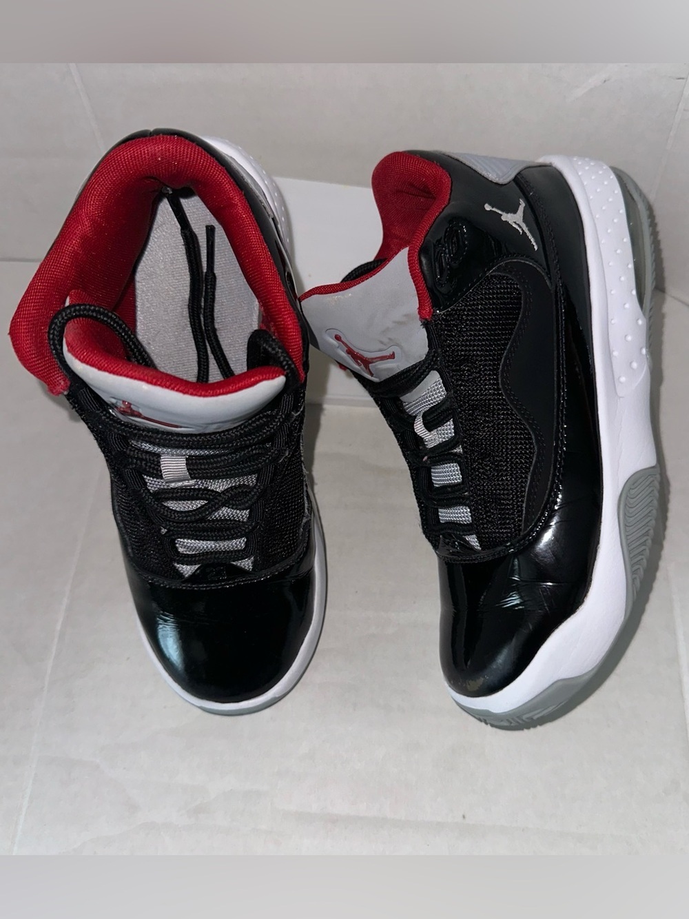 Nike Air Jordan Max Aura 2 Black Cement GS Red  Kid's Youth Size 5Y CN8094-006